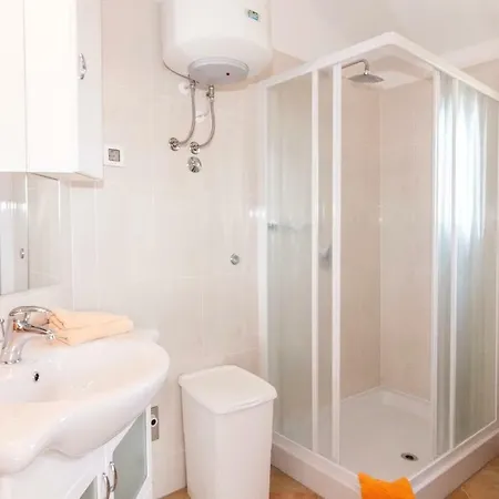 Symphonie アパート ポレッチ