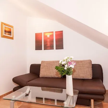 Symphonie アパート ポレッチ